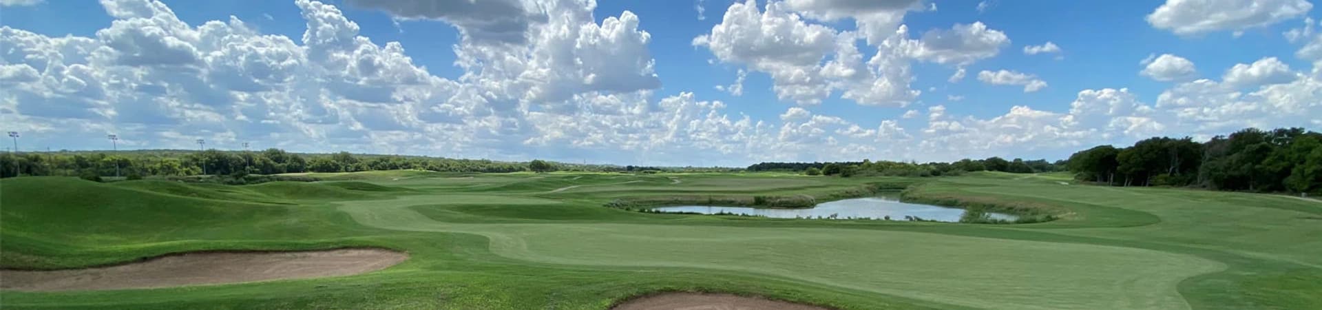 Fairways, bunkers and water at Roy Kizer Golf Course